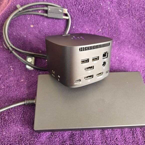 New~ HP Thunderbolt 4 Dock 120W G4 13-in-1 USB C Docking Station - Picture 5 of 9